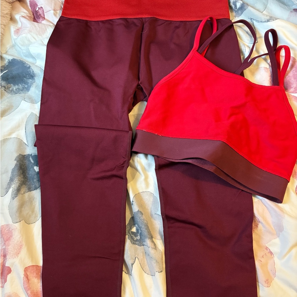 Fabletics workout set - Picture 3 of 4
